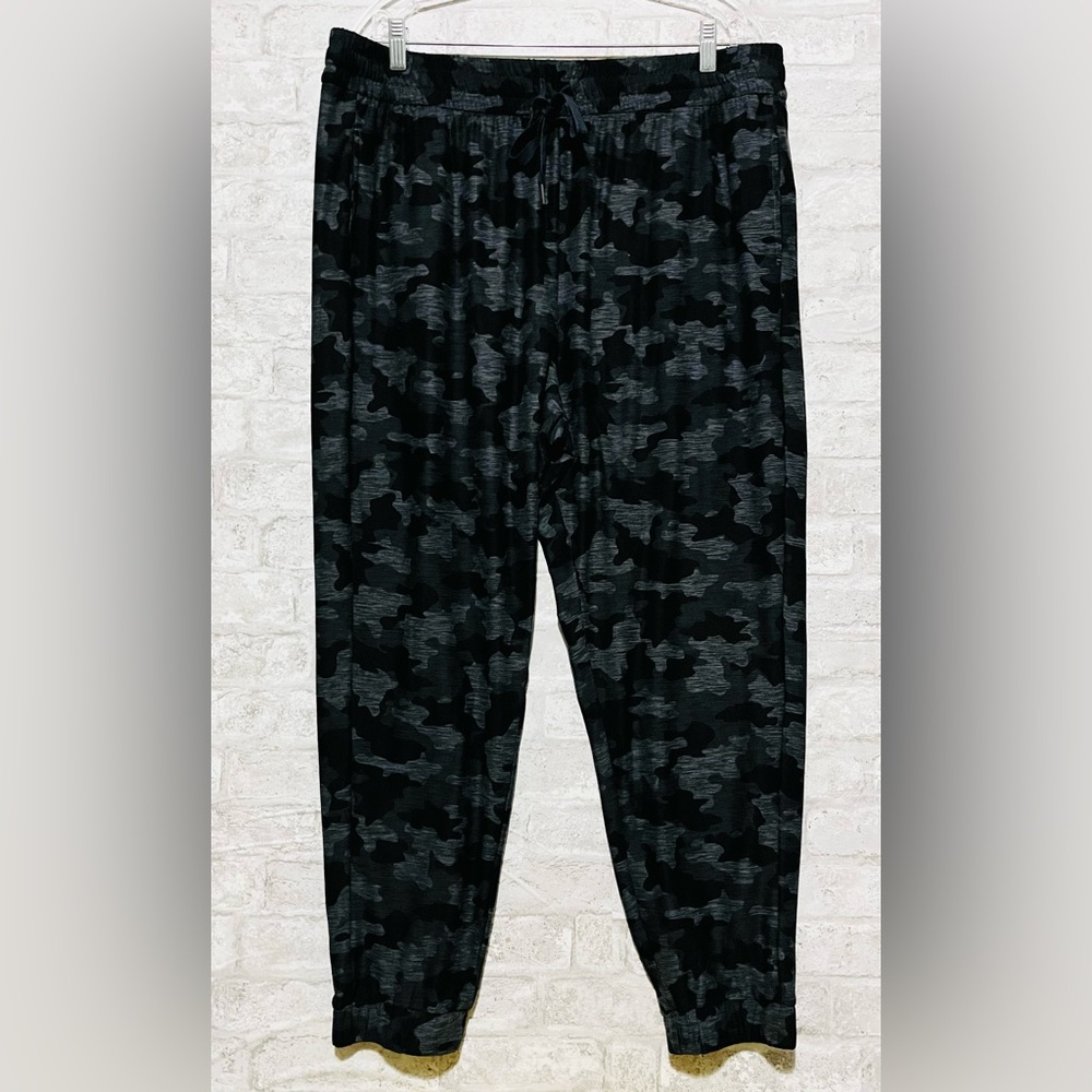 Kyodan Black Camo Joggers Size 2Xlarge